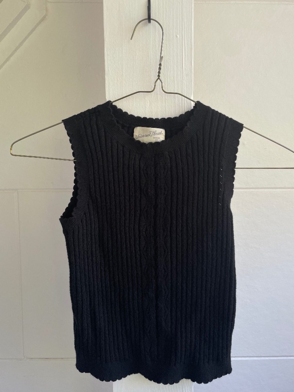 Universal Threads Women's S Black Knit Crop Tank Top Cozy Fall Vibes